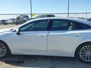 2019 Toyota Avalon XLE with VIN 4T1BZ1FB8KU030044, listed as a IAAI auction lot 41436242 with 56,261 mi miles and . Bid and sale history available at carsss.com. Image 15.
