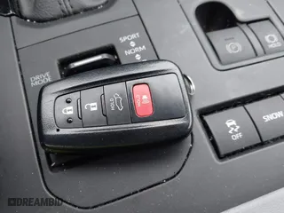 2021 Toyota Highlander L with VIN 5TDBZRBH0MS102634, listed as a IAAI auction lot 40912495 with 27,376 mi miles. Bid and sale history available at carsss.com. Image 11.