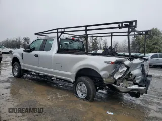 2019 Ford F-250 XL z VIN 1FT7X2B61KEF55620, wystawiony jako Copart lot #44321215 z przebiegiem 105 823 mil mil oraz Szkoda całkowita • Salvage title. Historia ofert i sprzedaży dostępna na DreamBid. Obrazek 2.