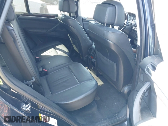 2008 BMW X5 3.0si with VIN 5UXFE43588L025702, listed as a IAAI auction lot 41705837 with 184,296 mi miles. Bid and sale history available at carsss.com. Image 8.