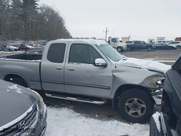 2002 Toyota Tundra SR5 with VIN 5TBBT44182S302560, listed as a IAAI auction lot 41371071 with 230,800 mi miles. Bid and sale history available at carsss.com. Image 13.