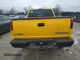 2002 Chevrolet S-10 LS with VIN 1GCCT19W128251633, listed as a Copart auction lot 44657705 with 181,895 mi miles and Clean Title. Bid and sale history available at carsss.com. Image 6.