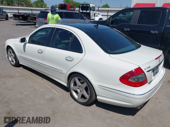 2009 Mercedes-Benz E-Class Luxury 3.5L with VIN WDBUF56X19B430167, listed as a IAAI auction lot 41862354 with 170,835 mi miles. Bid and sale history available at carsss.com. Image 3.