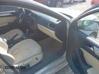 2013 Volkswagen Jetta SE с VIN 3VWDX7AJ0DM226262, выставлен на аукционе IAAI как лот 41622394 с пробегом 153 084 миль миль и . История ставок и продаж доступна на DreamBid. Изображение 5.