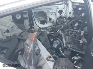 2017 Hyundai Veloster with VIN KMHTC6AD2HU312538, listed as a IAAI auction lot 42128452 with 1 mi miles. Bid and sale history available at carsss.com. Image 8.