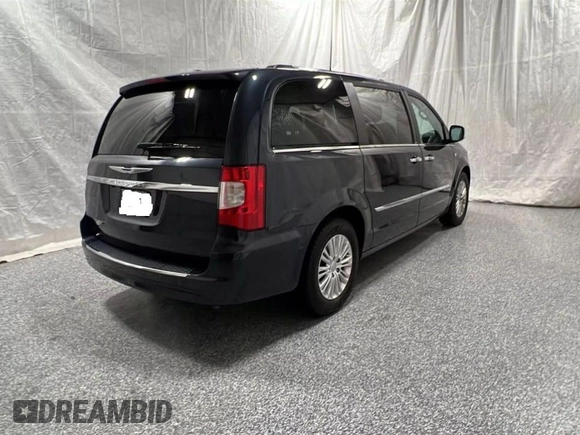 2014 Chrysler Town & Country Touring L z VIN 2C4RC1CG6ER252247, wystawiony jako Copart lot #56896245 z przebiegiem 109 485 mil mil oraz Czysty tytuł • Clean title. Historia ofert i sprzedaży dostępna na DreamBid. Obrazek 4.
