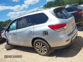 2015 Nissan Pathfinder SL z VIN 5N1AR2MM6FC668911, wystawiony jako IAAI lot #42344670 z przebiegiem 70 204 mil mil oraz . Historia ofert i sprzedaży dostępna na DreamBid. Obrazek 14.