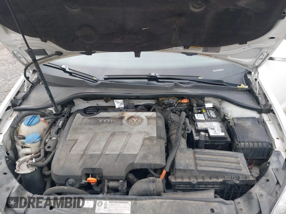 2010 Volkswagen Jetta TDI with VIN 3VWTL7AJ1AM697713, listed as a IAAI auction lot 42059765 with 302,664 mi miles and . Bid and sale history available at DreamBid. Image 10.