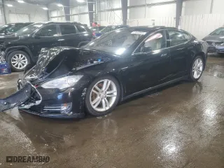 2015 Tesla Model S 85D with VIN 5YJSA1S22FF089834, listed as a Copart auction lot 43643555 with 74,232 mi miles and Salvage Title. Bid and sale history available at carsss.com. Image 1.