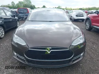 2014 Tesla Model S 60 z VIN 5YJSA1H19EFP51406, wystawiony jako IAAI lot #42179183 z przebiegiem 157 000 mil mil oraz . Historia ofert i sprzedaży dostępna na DreamBid. Obrazek 12.