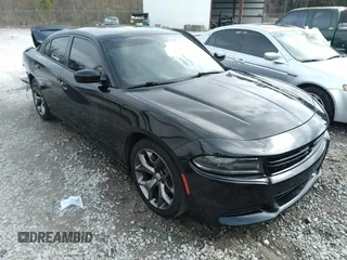 2015 Dodge Charger SXT z VIN 2C3CDXHG1FH907277, wystawiony jako IAAI lot #42003044 z przebiegiem 196 059 mil mil oraz . Historia ofert i sprzedaży dostępna na DreamBid. Obrazek 1.