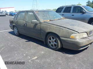 1998 Volvo S70 with VIN YV1LS5549W2431220, listed as a IAAI auction lot 42018741 with 1 mi miles. Bid and sale history available at carsss.com. Image 1.