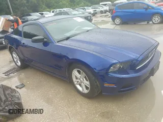 2014 Ford Mustang V6 с VIN 1ZVBP8AMXE5233430, выставлен на аукционе IAAI как лот 42490548 с пробегом 254 518 миль миль и . История ставок и продаж доступна на DreamBid. Изображение 1.