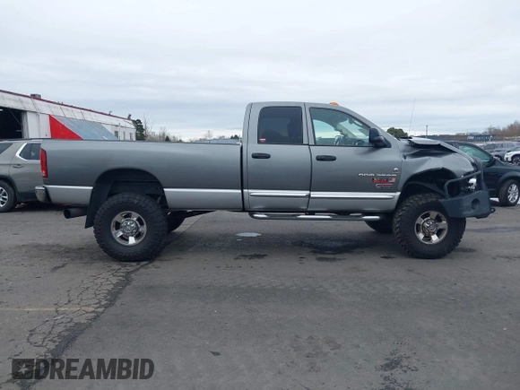2005 Dodge 3500 SLT z VIN 3D7LS38C25G773780, wystawiony jako IAAI lot #41580108 z przebiegiem 195 662 mil mil oraz . Historia ofert i sprzedaży dostępna na DreamBid. Obrazek 13.
