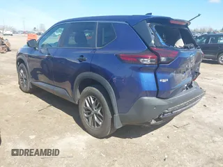 2021 Nissan Rogue S z VIN 5N1AT3AB7MC849121, wystawiony jako IAAI lot #42040310 z przebiegiem 32 914 mil mil oraz . Historia ofert i sprzedaży dostępna na DreamBid. Obrazek 3.