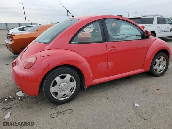 1998 Volkswagen New Beetle with VIN 3VWBB61C8WM003326, listed as a Copart auction lot 76794644 with 113,272 mi miles and Salvage Title. Bid and sale history available at carsss.com. Image 3.