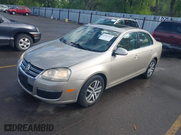 2005 Volkswagen Jetta 2.5L with VIN 3VWSF71K25M621161, listed as a IAAI auction lot 42264314 with 147,335 mi miles and . Bid and sale history available at DreamBid. Image 2.