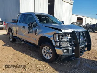 2020 Ford F-250 XL z VIN 1FT7X2B67LED68397, wystawiony jako IAAI lot #41486599 z przebiegiem 147 579 mil mil oraz . Historia ofert i sprzedaży dostępna na DreamBid. Obrazek 1.