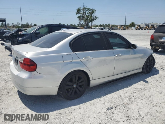 2008 BMW 3 Series 328i with VIN WBAVA37508NL48589, listed as a Copart auction lot 54542995 with 170,035 mi miles and Salvage Title. Bid and sale history available at DreamBid. Image 3.