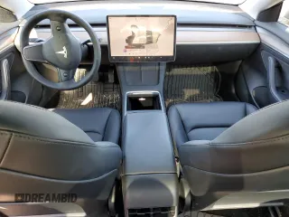 2023 Tesla Model 3 z VIN 5YJ3E1EAXPF404814, wystawiony jako Copart lot #56857105 z przebiegiem 59 360 mil mil oraz Czysty tytuł • Clean title. Historia ofert i sprzedaży dostępna na DreamBid. Obrazek 8.