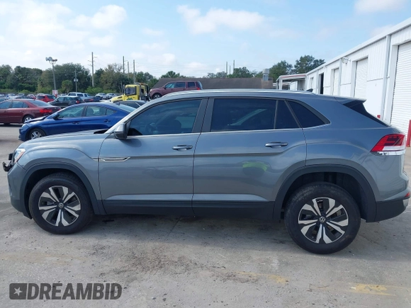 2024 Volkswagen Atlas SE with VIN 1V2DE2CA9RC250981, listed as a IAAI auction lot 41487466 with 10,021 mi miles and . Bid and sale history available at DreamBid. Image 14.