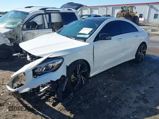 2018 Mercedes-Benz CLA 250 z VIN WDDSJ4EB2JN686656, wystawiony jako IAAI lot #41379711 z przebiegiem 61 221 mil mil oraz . Historia ofert i sprzedaży dostępna na DreamBid. Obrazek 17.