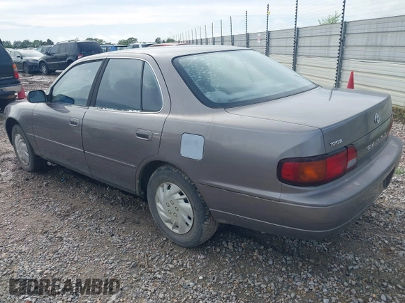 1996 Toyota Camry DX with VIN JT2BG12K1T0356821, listed as a IAAI auction lot 41860018 with 278,326 mi miles. Bid and sale history available at carsss.com. Image 3.
