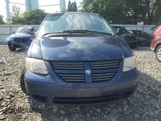 2005 Dodge Caravan SXT with VIN 1D4GP45R75B433581, listed as a Copart auction lot 66086095 with 98,096 mi miles and Salvage title. Bid and sale history available at DreamBid. Image 5.