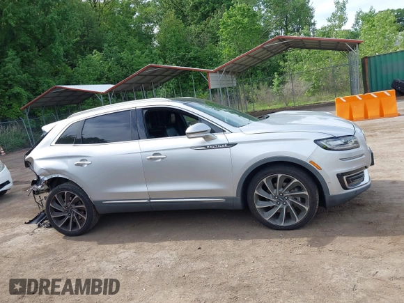 2019 Lincoln Nautilus Reserve with VIN 2LMPJ8LP5KBL32374, listed as a IAAI auction lot 42219316 with 48,276 mi miles and . Bid and sale history available at DreamBid. Image 13.