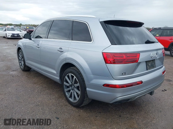 2019 Audi Q7 Premium Plus z VIN WA1LAAF73KD040924, wystawiony jako IAAI lot #41897902 z przebiegiem 131 535 mil mil oraz . Historia ofert i sprzedaży dostępna na DreamBid. Obrazek 3.