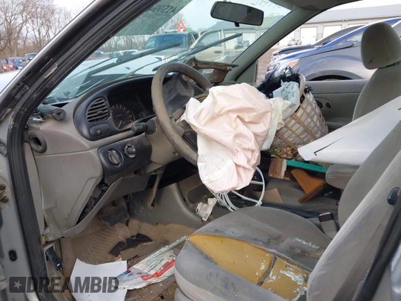 1998 Ford Contour SE с VIN 1FAFP6631WK310154, выставлен на аукционе IAAI как лот 41599472 с пробегом 133 371 миль миль и . История ставок и продаж доступна на DreamBid. Изображение 5.