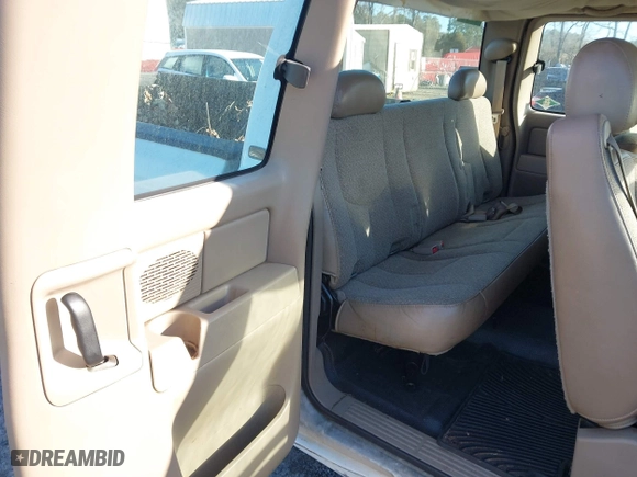 2005 Chevrolet Silverado 1500 LS with VIN 1GCEC19V35E274787, listed as a IAAI auction lot 41492265 with 311,036 mi miles. Bid and sale history available at carsss.com. Image 8.