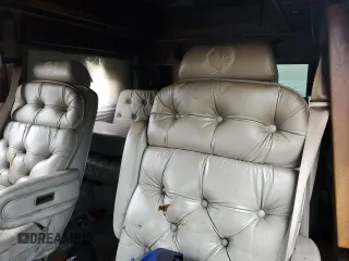 1993 Chevrolet Chevy Van z VIN 1GBEG25K1PF305736, wystawiony jako Copart lot #45422145 z przebiegiem Nie podano mil oraz Nie do naprawy • Non repairable. Historia ofert i sprzedaży dostępna na DreamBid. Obrazek 10.