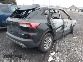 2020 Ford Escape SE z VIN 1FMCU9G69LUB18587, wystawiony jako IAAI lot #41463397 z przebiegiem Nie podano mil oraz . Historia ofert i sprzedaży dostępna na DreamBid. Obrazek 4.