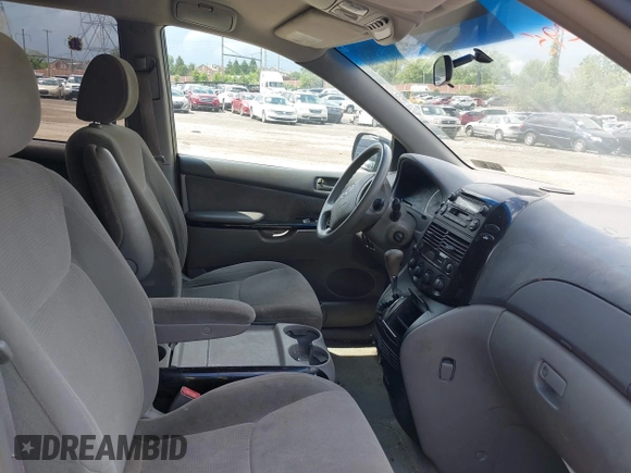 2004 Toyota Sienna CE with VIN 5TDZA23C34S129567, listed as a IAAI auction lot 42186295 with 184,220 mi miles and . Bid and sale history available at DreamBid. Image 5.