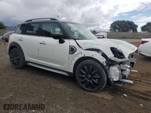 2024 MINI Countryman Cooper S with VIN WMZ53BR06R3S21724, listed as a Copart auction lot 72474044 with 3,724 mi miles and Salvage Title. Bid and sale history available at carsss.com. Image 4.