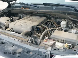 2017 Toyota Tundra SR5 z VIN 5TFEW5F10HX221912, wystawiony jako IAAI lot #42268725 z przebiegiem 92 588 mil mil oraz . Historia ofert i sprzedaży dostępna na DreamBid. Obrazek 21.