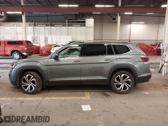 2021 Volkswagen Atlas SEL Premium z VIN 1V2TR2CA9MC589541, wystawiony jako IAAI lot #41848459 z przebiegiem 40 577 mil mil oraz . Historia ofert i sprzedaży dostępna na DreamBid. Obrazek 15.