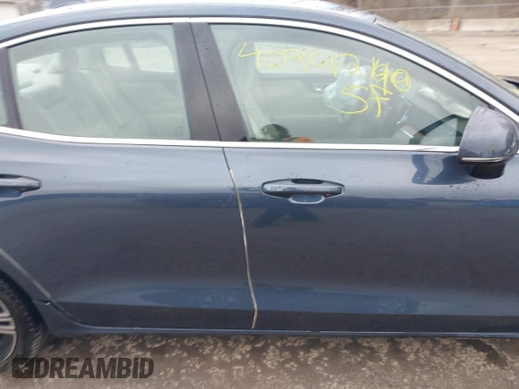 2019 Volvo S60 Inscription with VIN 7JRA22TL3KG002319, listed as a IAAI auction lot 40992140 with 44,095 mi miles. Bid and sale history available at carsss.com. Image 13.