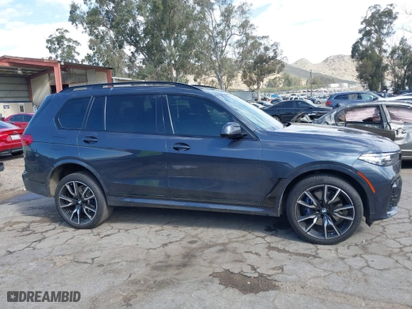 2021 BMW X7 xDrive40i with VIN 5UXCW2C05M9F76009, listed as a IAAI auction lot 41681992 with 48,565 mi miles. Bid and sale history available at carsss.com. Image 13.