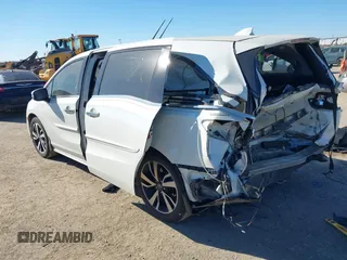 2018 Honda Odyssey Elite with VIN 5FNRL6H94JB065862, listed as a IAAI auction lot 41382127 with 101,774 mi miles and . Bid and sale history available at DreamBid. Image 3.