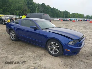 2014 Ford Mustang V6 with VIN 1ZVBP8AM4E5282543, listed as a IAAI auction lot 42367520 with 208,641 mi miles and . Bid and sale history available at DreamBid. Image 1.