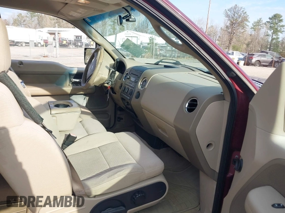 2004 Ford F-150 STX with VIN 1FTRX12W54NB80420, listed as a IAAI auction lot 41899188 with 231,432 mi miles. Bid and sale history available at carsss.com. Image 5.