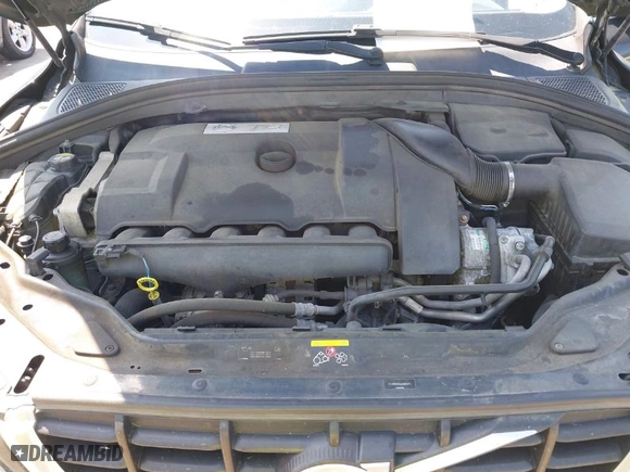 2010 Volvo XC60 3.0T with VIN YV4992DZ5A2085373, listed as a IAAI auction lot 42039356 with 195,336 mi miles. Bid and sale history available at carsss.com. Image 10.