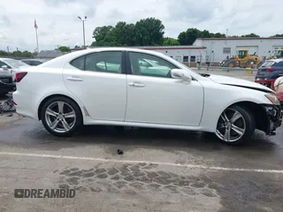 2011 Lexus IS 350 z VIN JTHBE5C25B5027770, wystawiony jako IAAI lot #42357510 z przebiegiem 204 335 mil mil oraz . Historia ofert i sprzedaży dostępna na DreamBid. Obrazek 14.