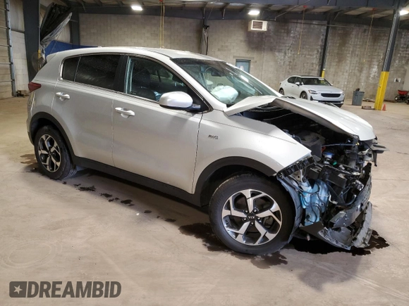 2020 Kia Sportage LX z VIN KNDPMCAC8L7661090, wystawiony jako Copart lot #53094205 z przebiegiem 35 990 mil mil oraz Szkoda całkowita • Salvage title. Historia ofert i sprzedaży dostępna na DreamBid. Obrazek 4.
