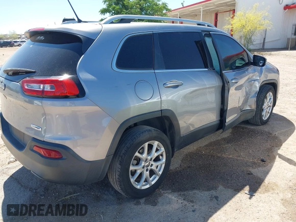 2017 Jeep Cherokee Latitude with VIN 1C4PJLCB3HW660925, listed as a IAAI auction lot 42087708 with 111,345 mi miles and . Bid and sale history available at carsss.com. Image 4.