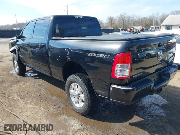 2019 Ram 2500 Big Horn with VIN 3C6UR5DJ7KG698782, listed as a IAAI auction lot 41661621 with 58,064 mi miles. Bid and sale history available at carsss.com. Image 3.