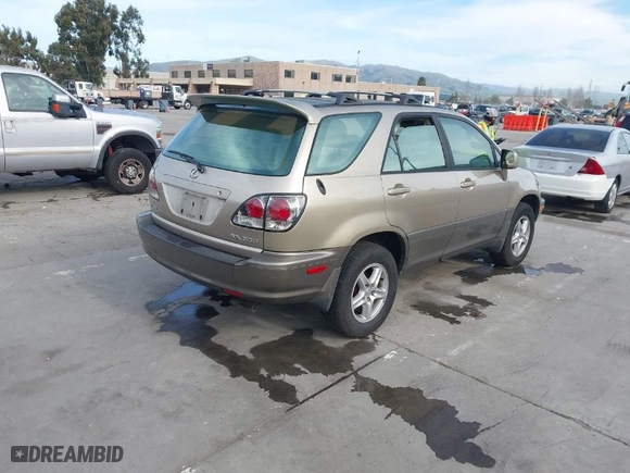 2001 Lexus RX 300 with VIN JTJHF10U210218191, listed as a IAAI auction lot 41622329 with 179,137 mi miles. Bid and sale history available at carsss.com. Image 4.