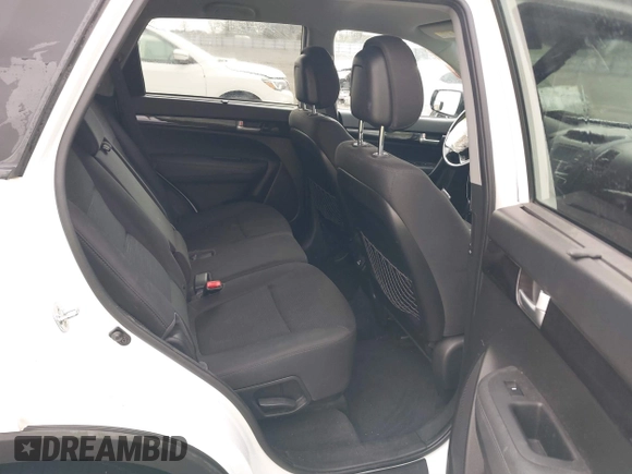 2015 Kia Sorento LX with VIN 5XYKT4A73FG613249, listed as a IAAI auction lot 41830836 with 111,396 mi miles. Bid and sale history available at carsss.com. Image 8.